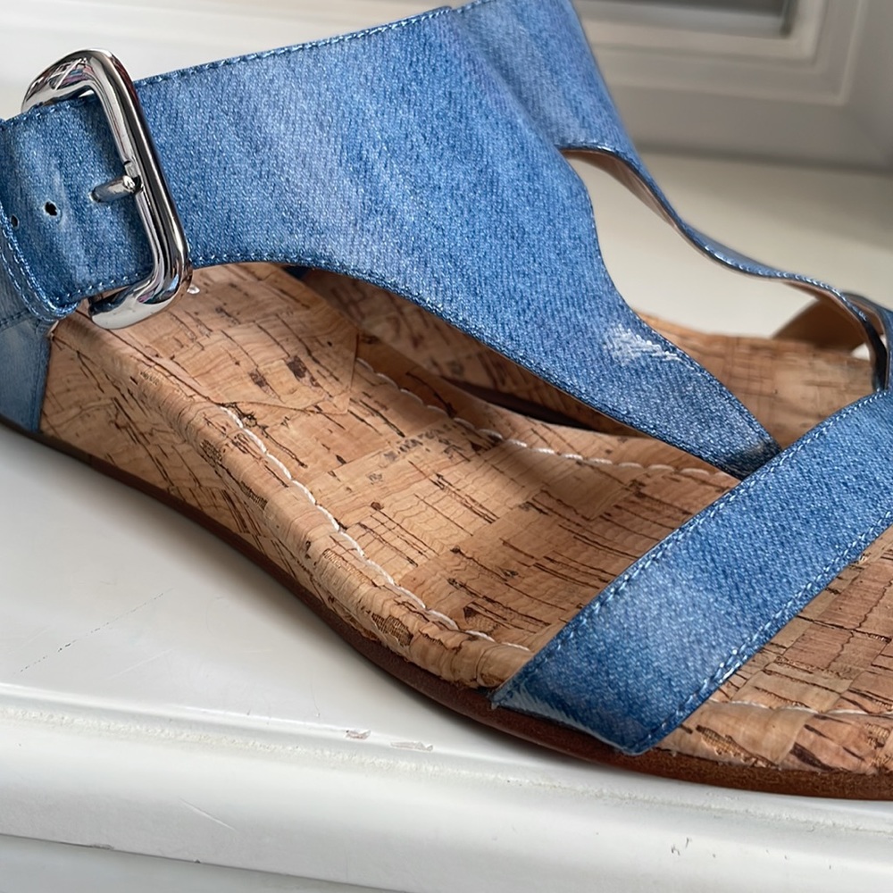 Donald Pliner sandals. NWOT. Cork heel. Never worn. Excellent condition